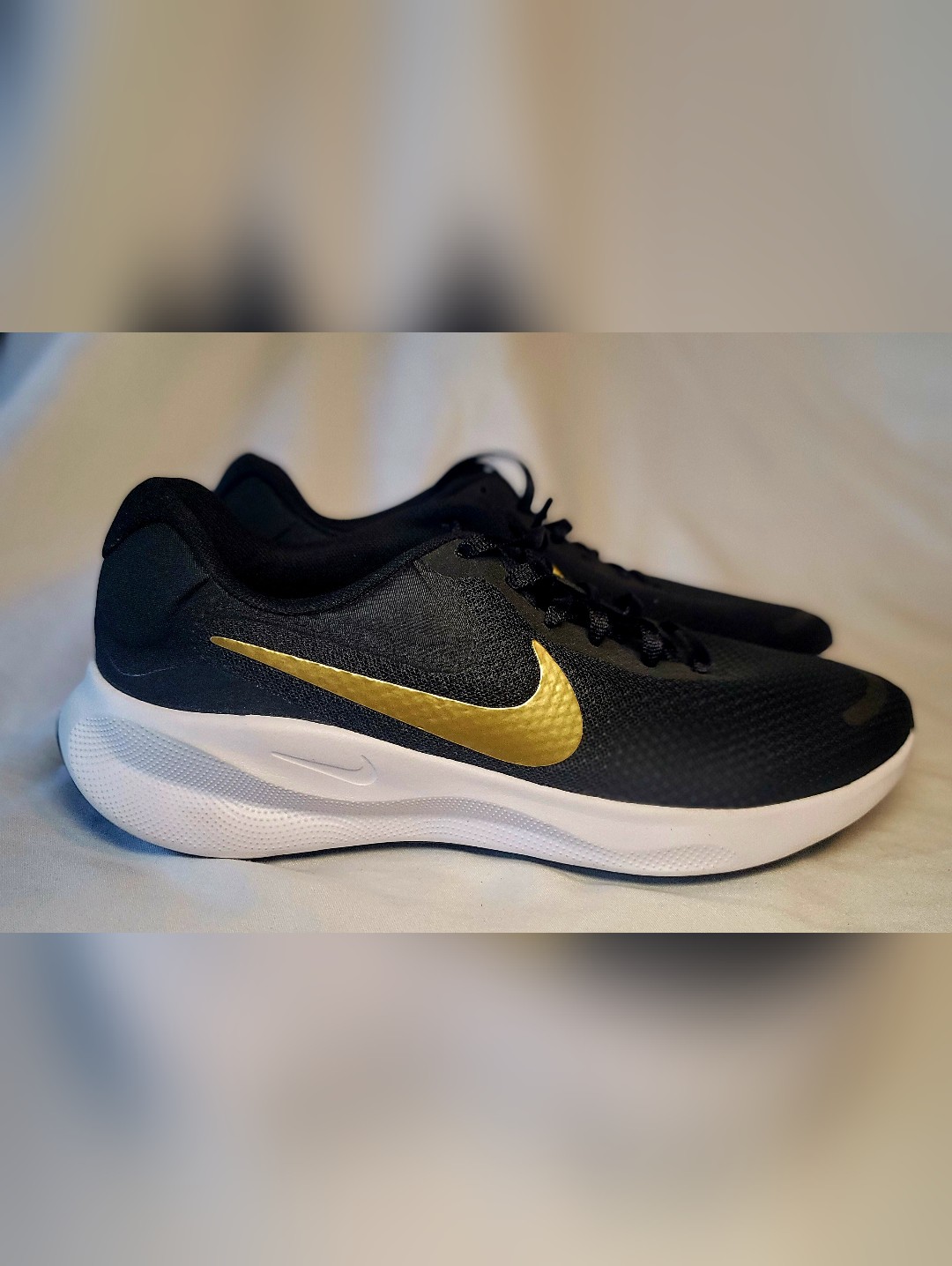 Womens Nike Revolution 7 Size 95 New